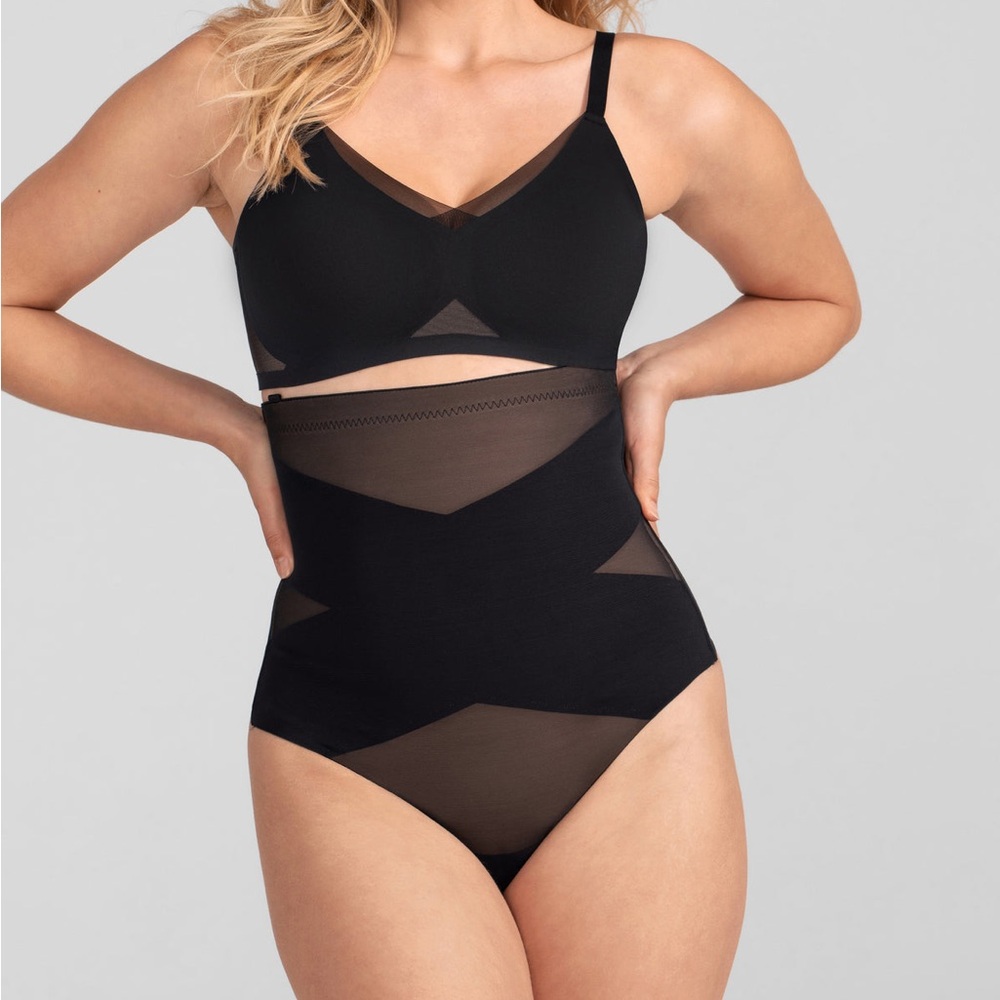 NWOT HONEYLOVE SHAPEWEAR SUPERPOWER THONG IN RUNWAY COLOR